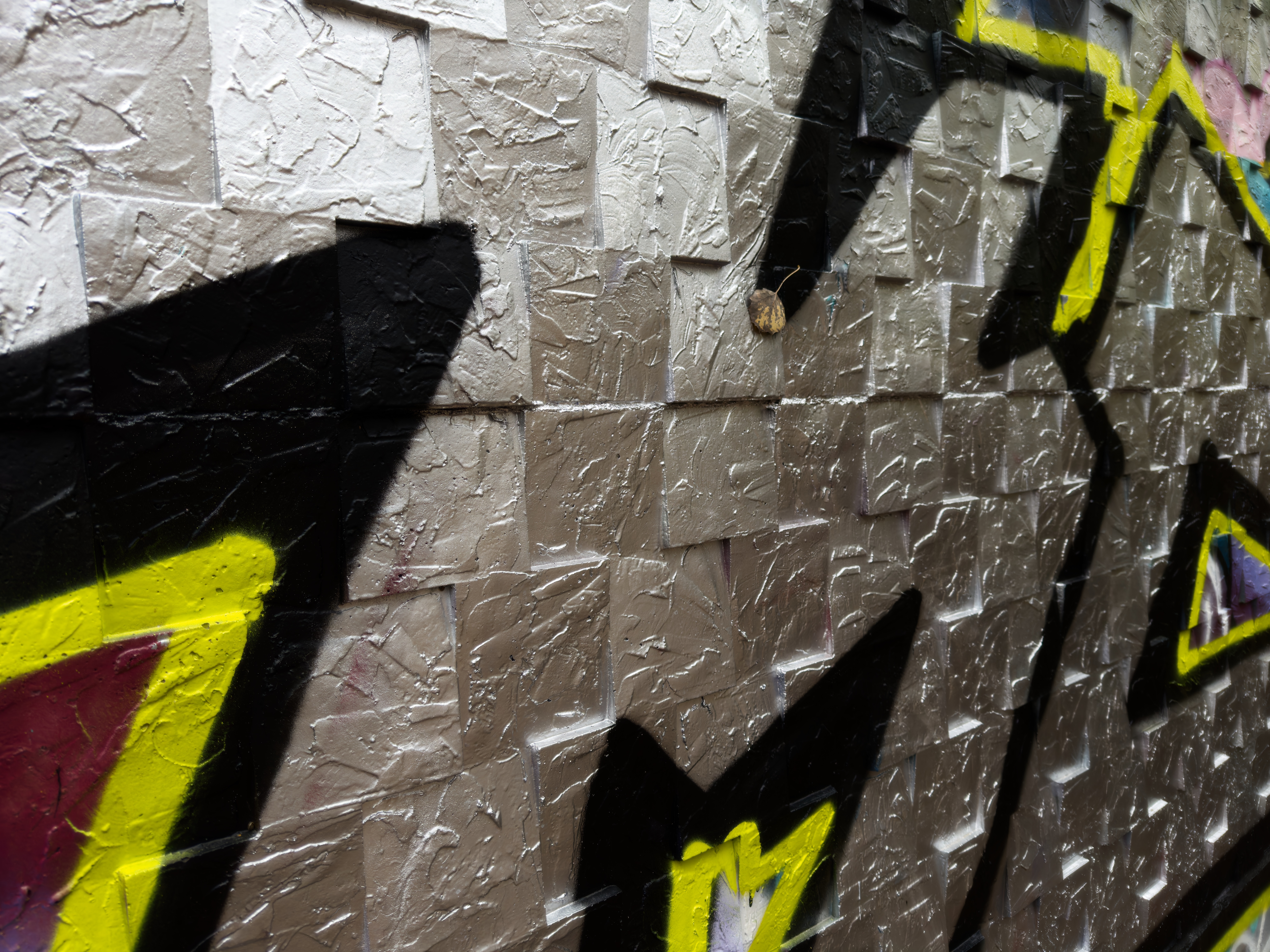 a single tiny leave near the centre (not placed by the author) indicates the direct vicinity of the rim of Las Kabacki