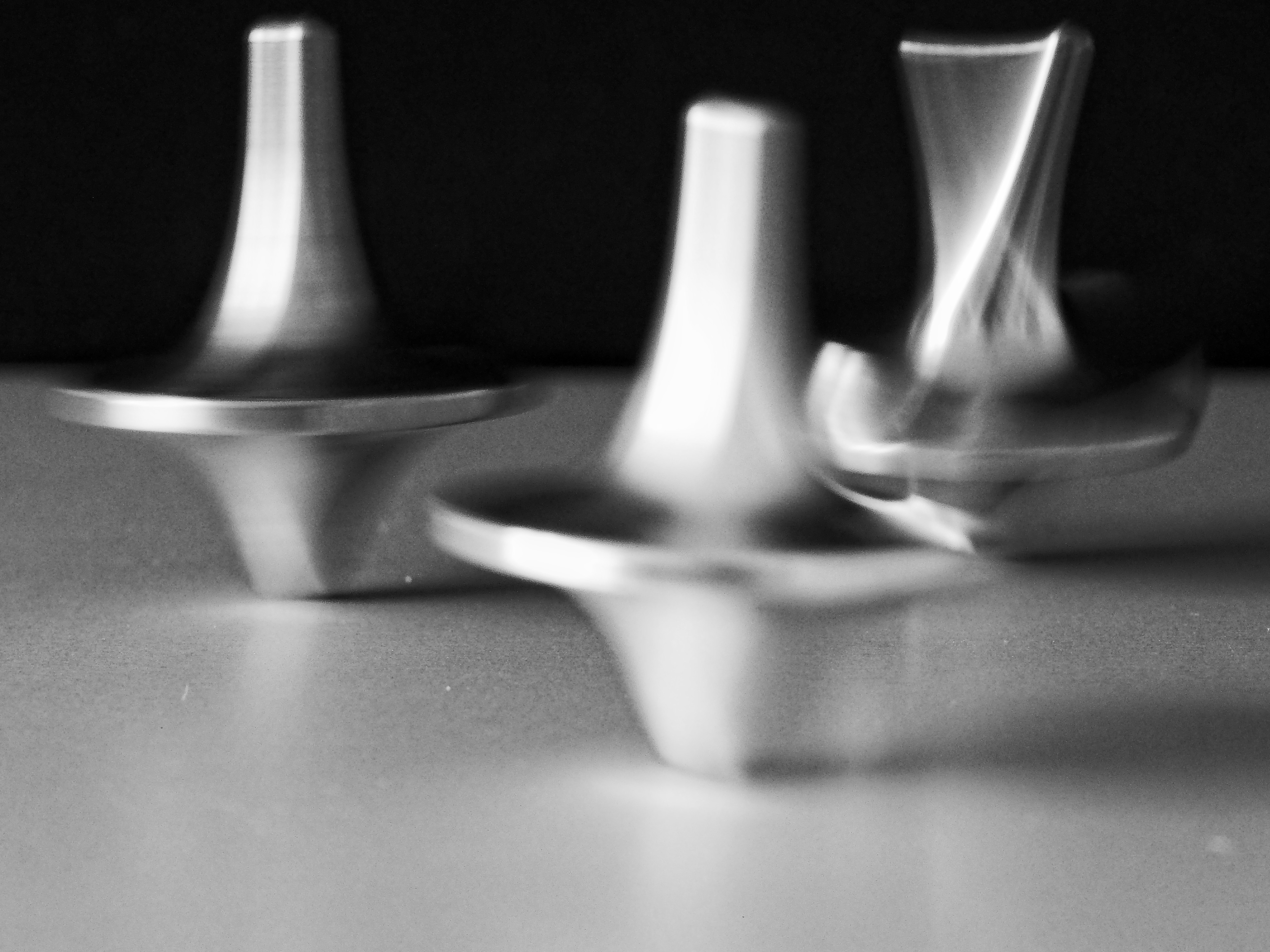 spinning tops from Al, Zr and Hu